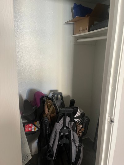 5 x 5 Closet in Las Vegas, Nevada near 4320 Channel 10 Dr, Las Vegas, NV 89119, United States