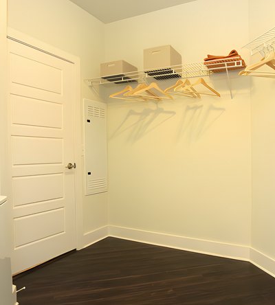 3 x 5 Closet in Atlanta, Georgia near 925 Bowen St NW, Atlanta, GA 30318-7615, United States