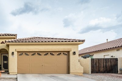 20 x 10 Garage in Phoenix, Arizona near 9415 S 45th Dr, Laveen, AZ 85339-7761, United States