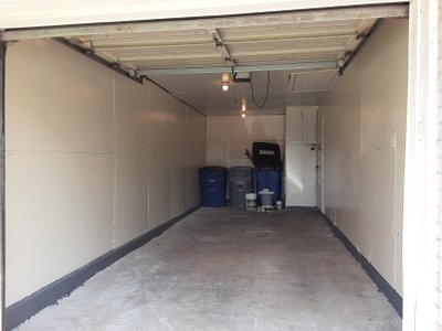 22 x 10 Garage in Dallas, Texas near 6446 Bonnie View Rd, Dallas, TX 75241-6019, United States